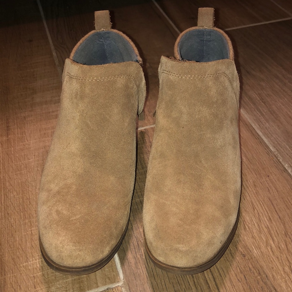 Size 6.5 Toms booties